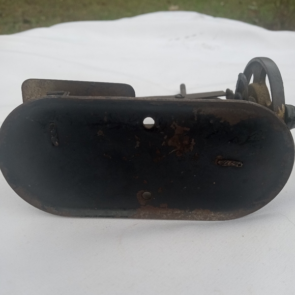 Antique Child Sewing Machine - Picture 4 of 9